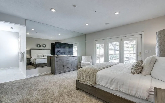 Luxury Estate with Mountain Views