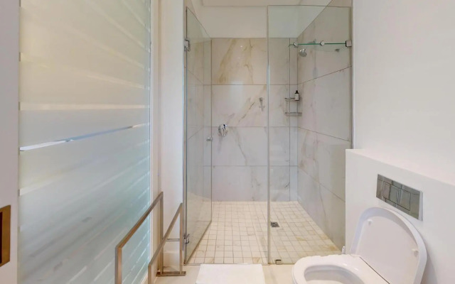 Stamford on Sea by Top Destinations Rentals