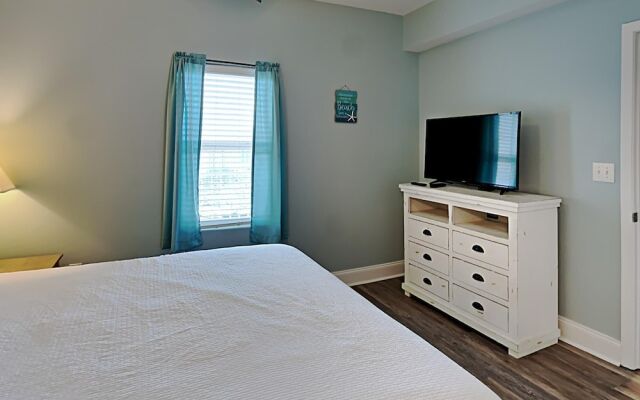 Laketown Wharf #1636