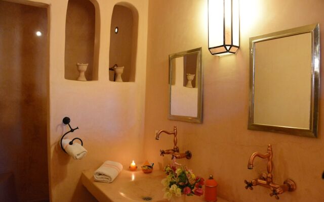 Riad Ain Khadra Khadra