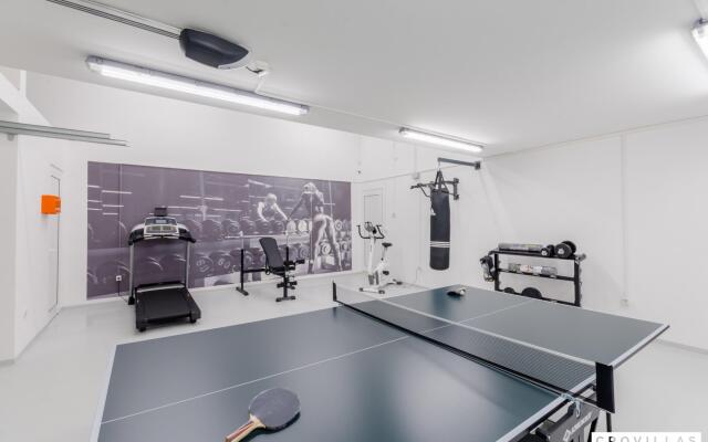 Pax in Sutivan with 3 bedrooms and 3 bathrooms