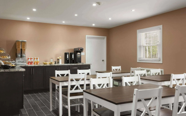 Knights Inn Orangeville