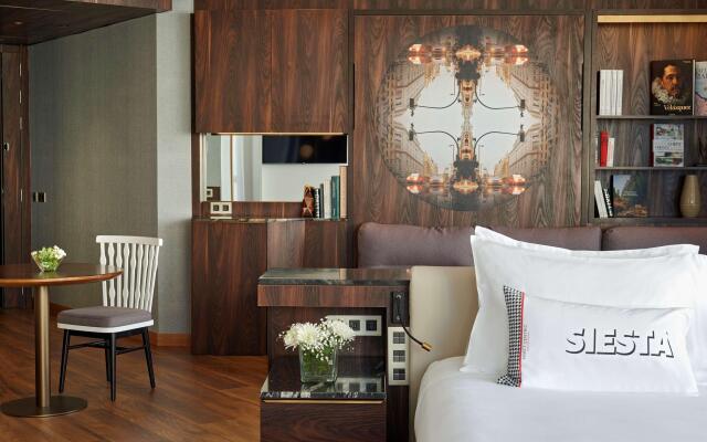 Hyatt Centric Gran Via Madrid Hotel