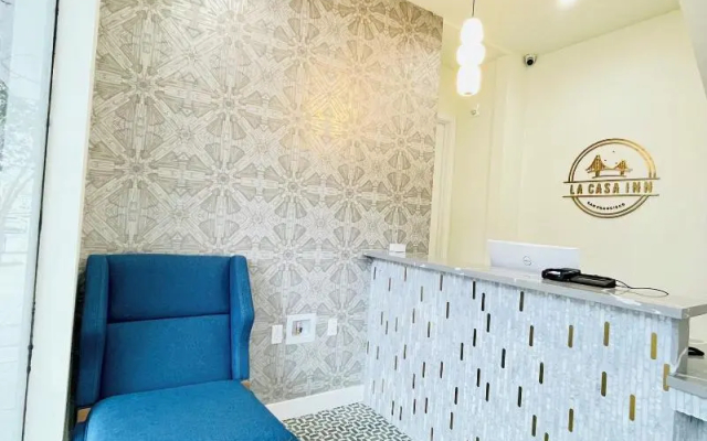 La Casa Inn