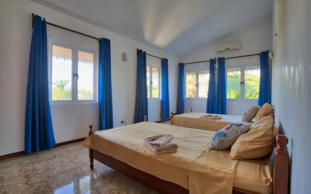 Hibiscus Villa - 5 Rooms