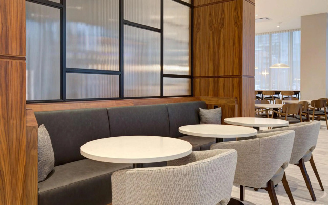 Homewood Suites by Hilton Montreal Downtown, QC