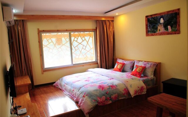 Qingfengge Hostel