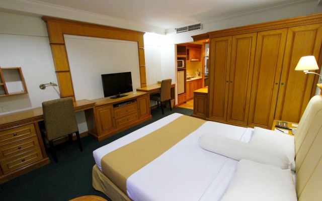 Harmoni Suites Hotel