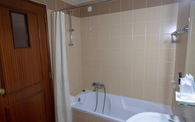 Hotel Peregrinos de Fátima by Umbral