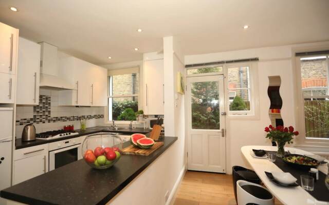 Huge 3 Bed Garden Flat