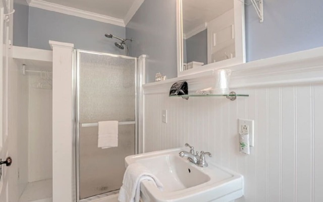 Wades Point Inn on the Bay