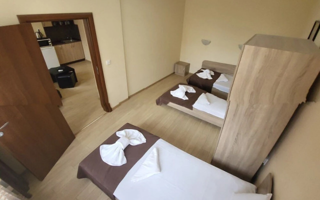 Twain Apart & Rooms