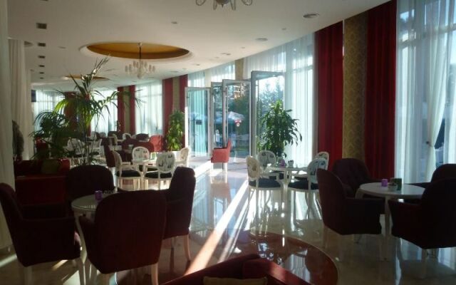 Hotel Red Apple