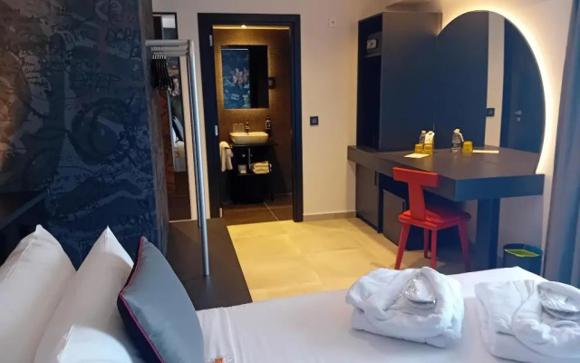 So City Hotel
