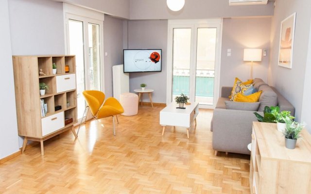 Stylish and Bright Apartment in Athens Centre!