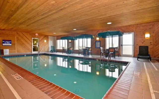 Best Western Napoleon Inn & Suites