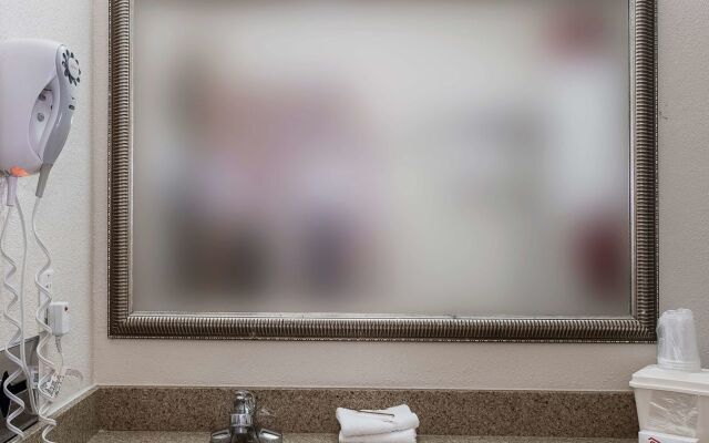 Red Roof Inn & Suites Mt Holly - McGuire AFB