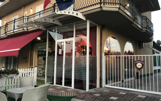 Ascot Hotel