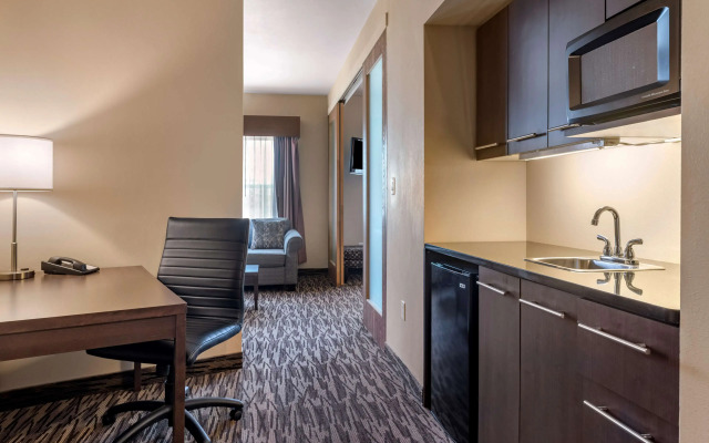 Best Western Plus Bridgewater Hotel & Convention Centre