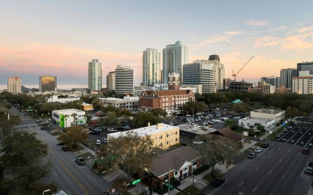 Courtyard by Marriott St. Petersburg Downtown