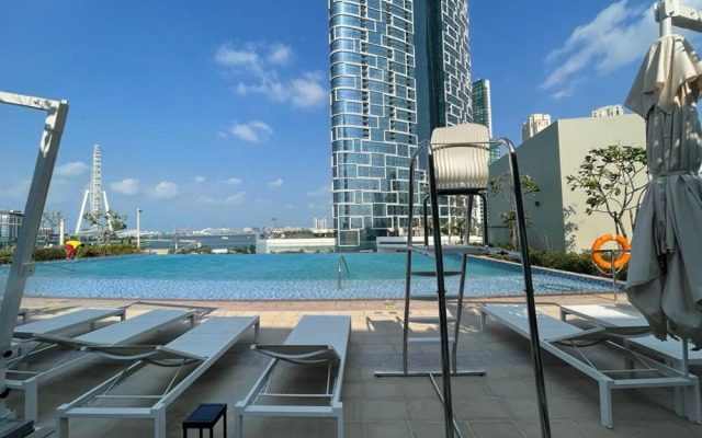 Luxe High Floor Full Seaview