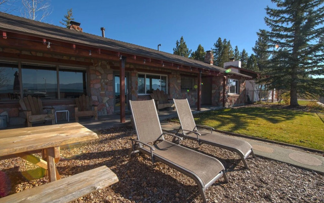 Lakefront Home, Private Hot Tub,marina..