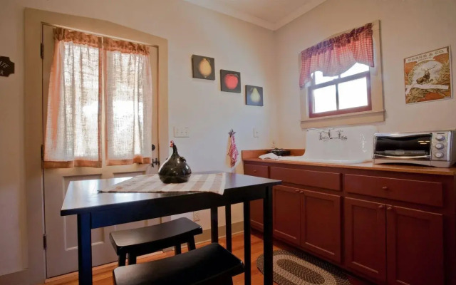 Rock House Hideaway Complex