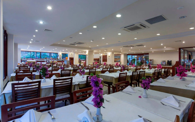 Miarosa İncekum Beach Hotel