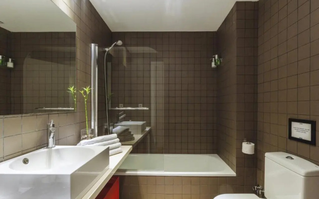 ArtlifeBCN Urban Oasis Apartment