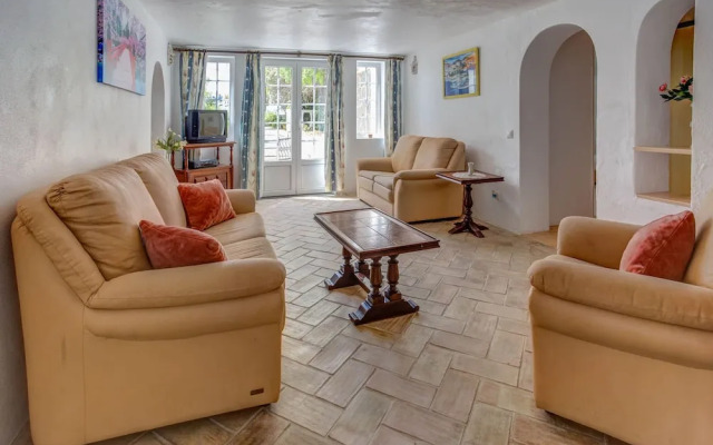 Montenegro Superbly Located Family Vila W