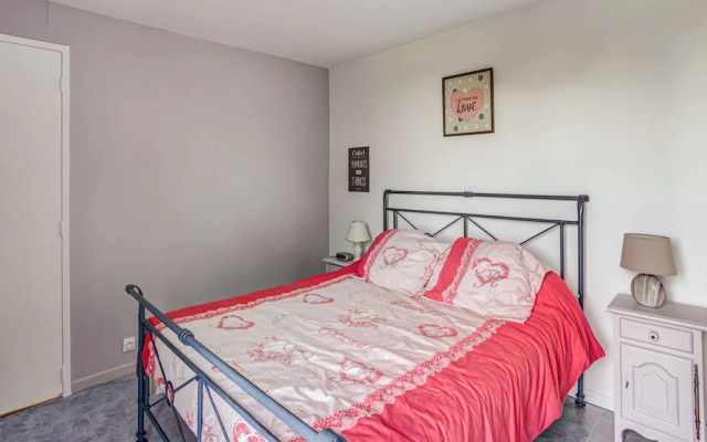 Cozy apartment in Thédirac with a shared swimming pool