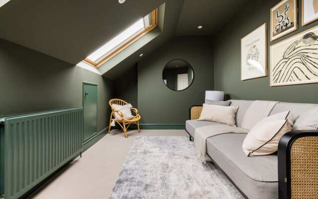 The Clapham Chambers - Stunning & Bright 3BDR Flat with Terrace