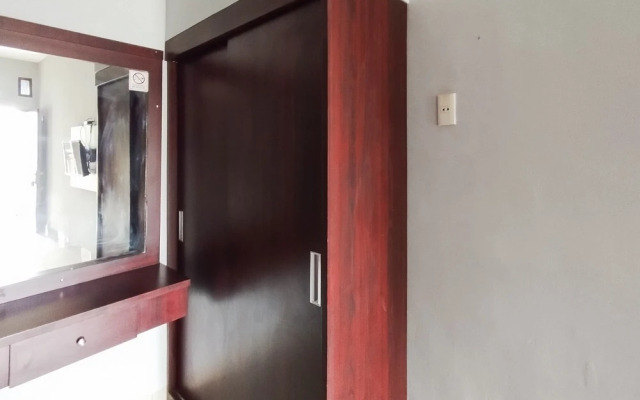 RedDoorz Syariah near Lotte Grosir Medan