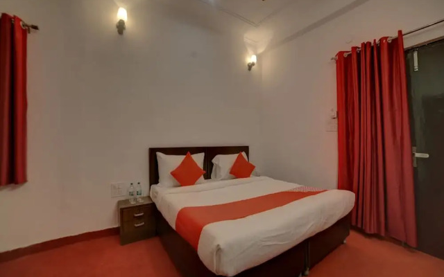 Oyo Flagship 30552 Sector 53