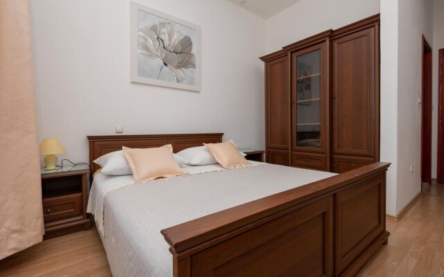 Stunning Home in Makarska With Wifi and 3 Bedrooms