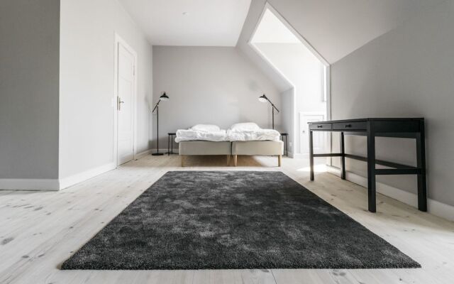 Apartment with Private Terrace