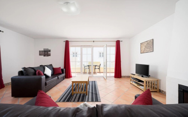 Traditional Seaside Tavira Apartment Ideal Homes