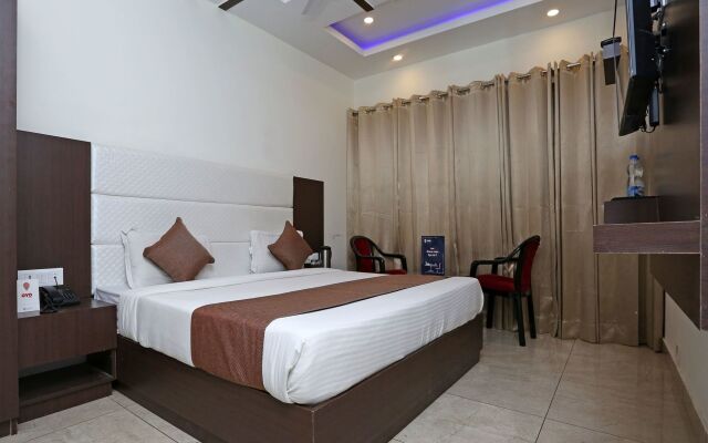 OYO 13243 Hotel City Castle