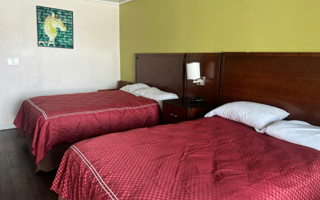 Econo Lodge Airport