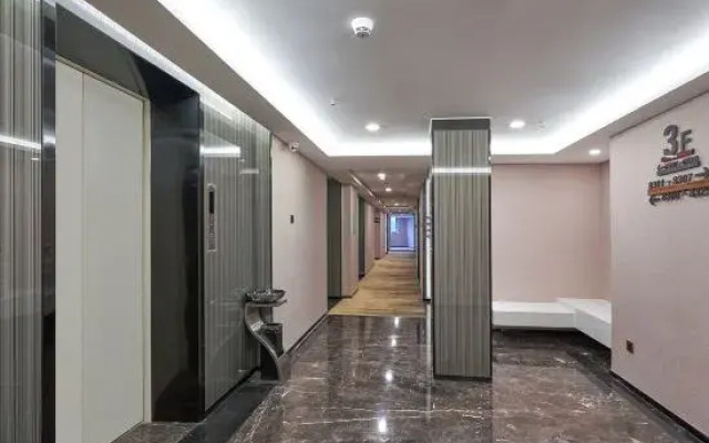 Mandolon Hotel (Shenzhen Liantang Metro Station Store)