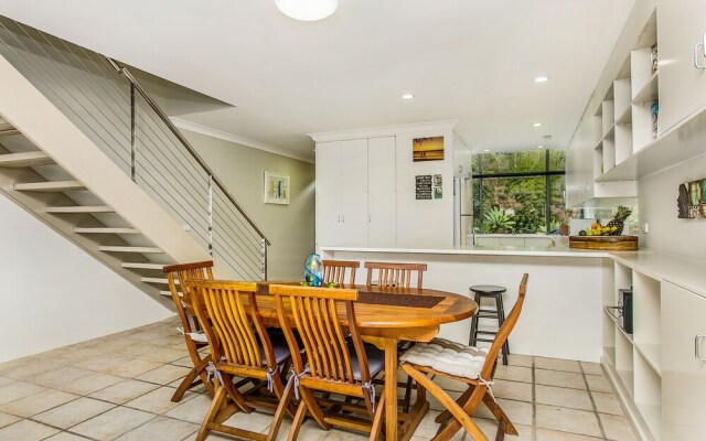 7 James Cook Apartments