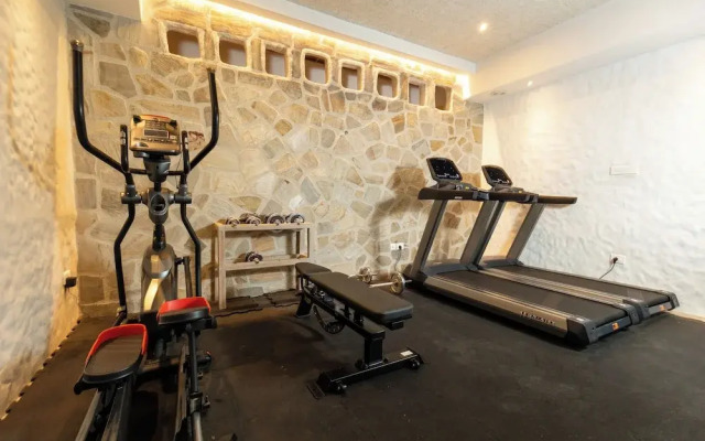 Arushi Boutique Hotel
