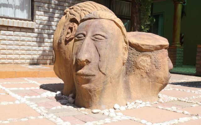 Roba Monakedi Guest Lodge