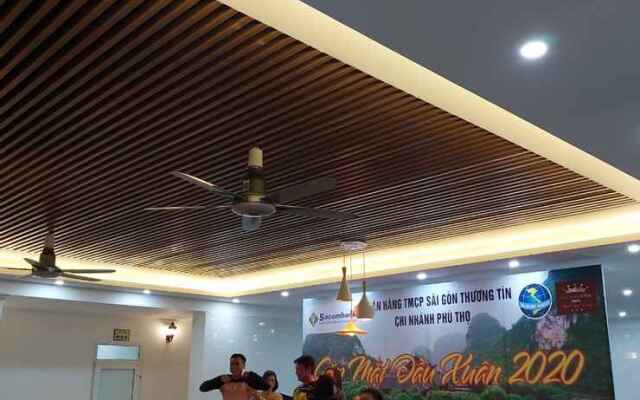 Van Xuan Royal Hotel