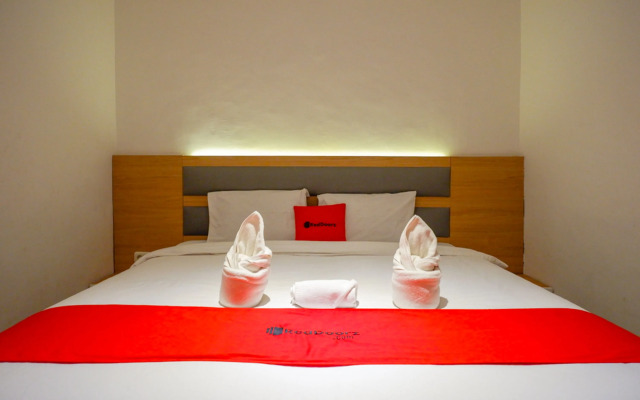 RedDoorz Plus @ Losari Makassar