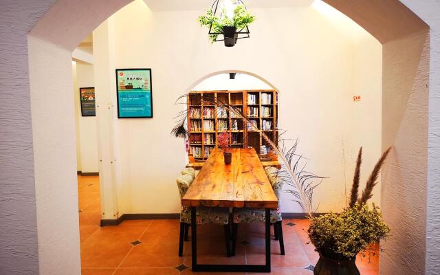 Qiandaohu Blue Mountain Youth Hostel