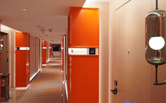 Zhaotong Purple Light Hotel