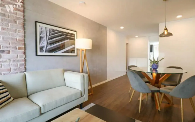 w Dreamy 2BR With Balcony in Miraflores