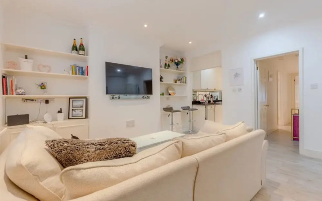 Stylish 1 Bedroom Apartment in Pimlico With Lovely Garden