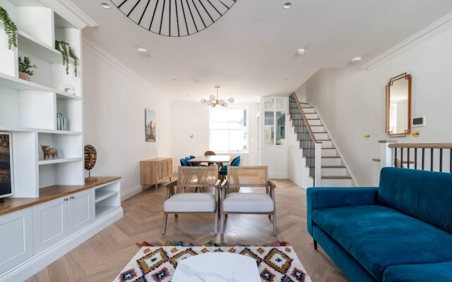 Impressive and Gorgeous Kensington Family Home